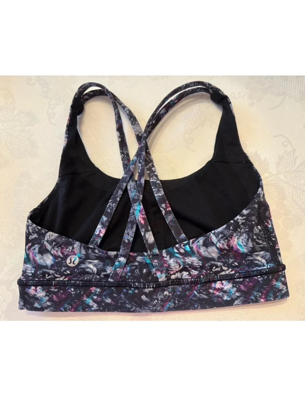 Lululemon woman’s sports bra Illuminate Blue/Black Multi size 4